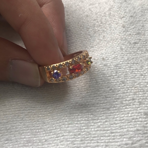 Gold tone Ring with 3 CZ stones - Picture 4 of 6